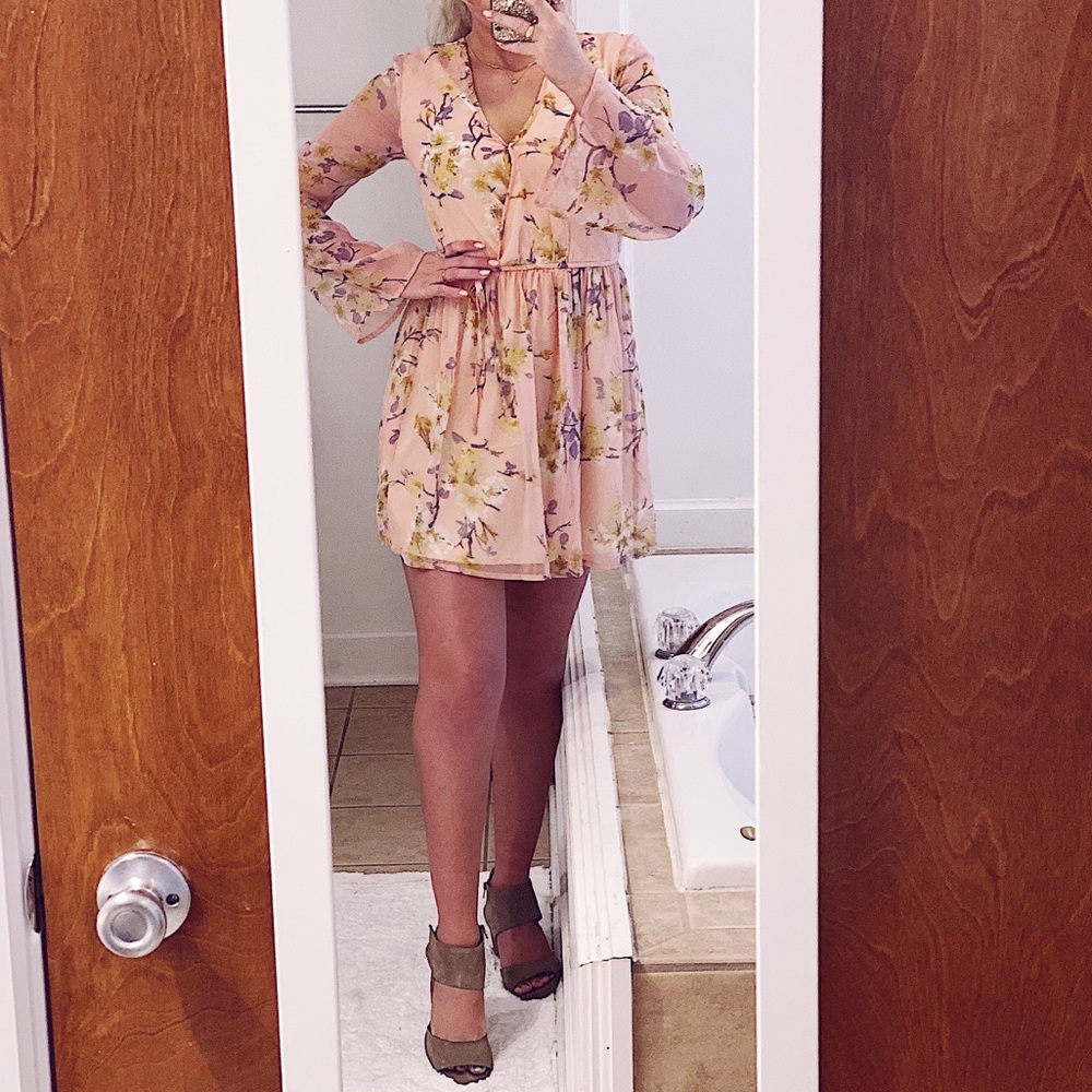 Light Pink Chiffon Bell Sleeve Flower Dress